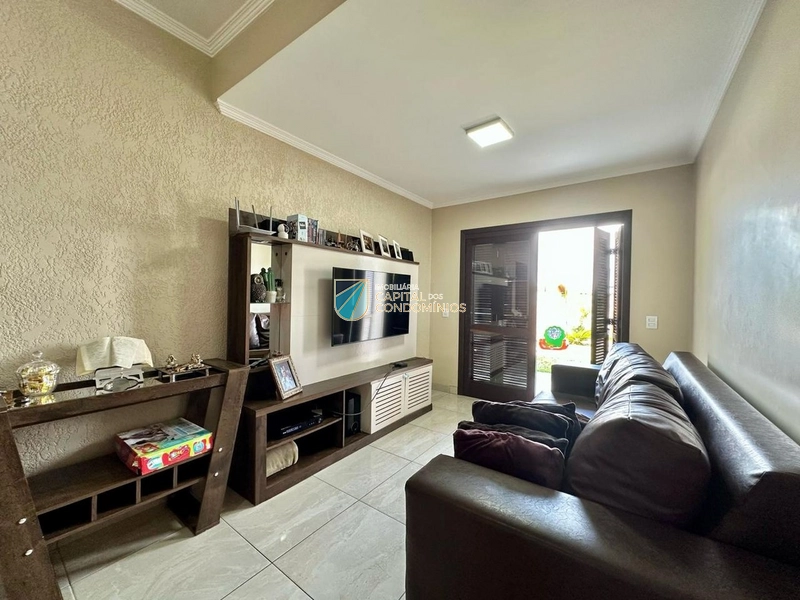 Duplex no Centro de Xangrilá: 3ª foto da galeria de imagens do imóvel