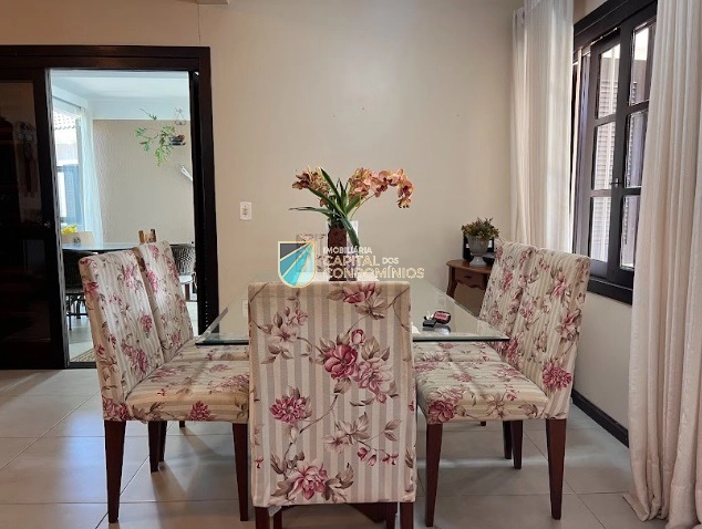 Casa térrea no centro: 4ª foto da galeria de imagens do imóvel