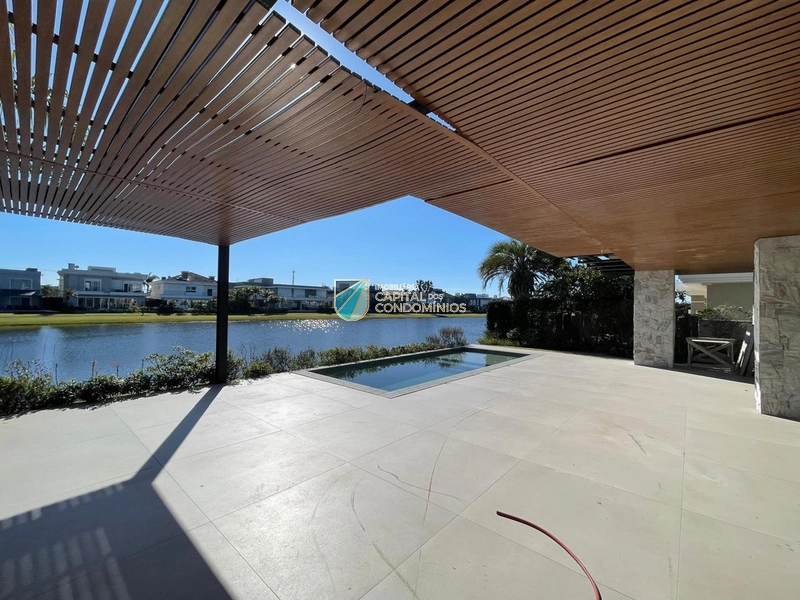 Sobrado beira lago no Bosques: 3ª foto da galeria de imagens do imóvel