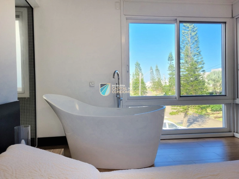 Sobrado de esquina em condomínio beira mar: 12ª foto da galeria de imagens do imóvel