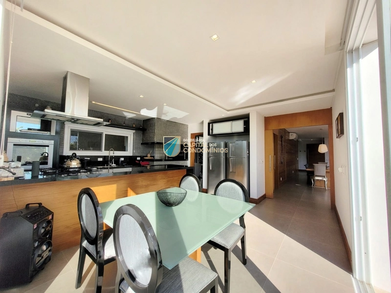 Sobrado de esquina em condomínio beira mar: 8ª foto da galeria de imagens do imóvel