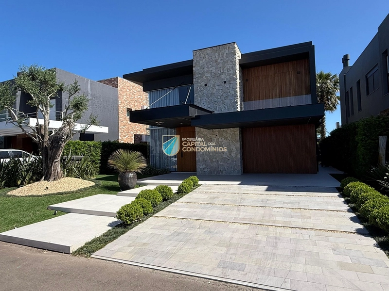 Sobrado beira lago no Condomínio Malibu em Xangri-lá