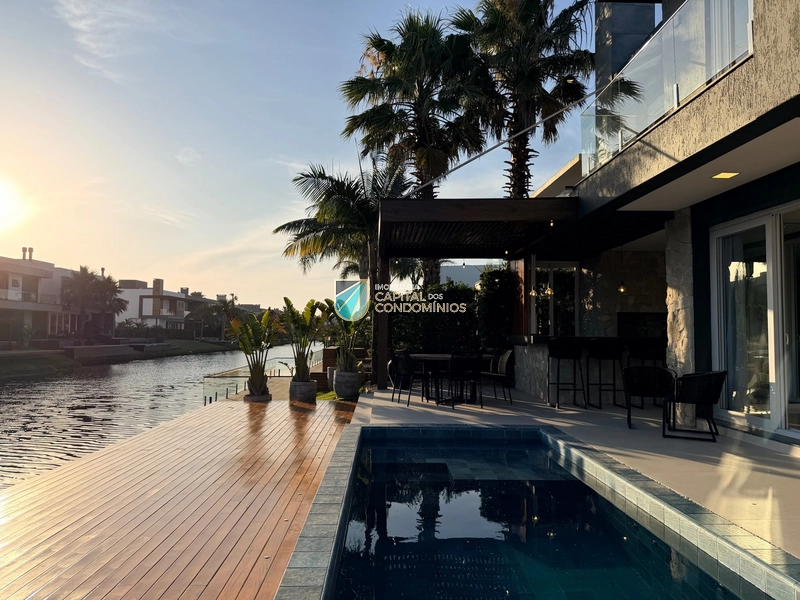 Sobrado beira lago no Condomínio Malibu em Xangri-lá: 4ª foto da galeria de imagens do imóvel