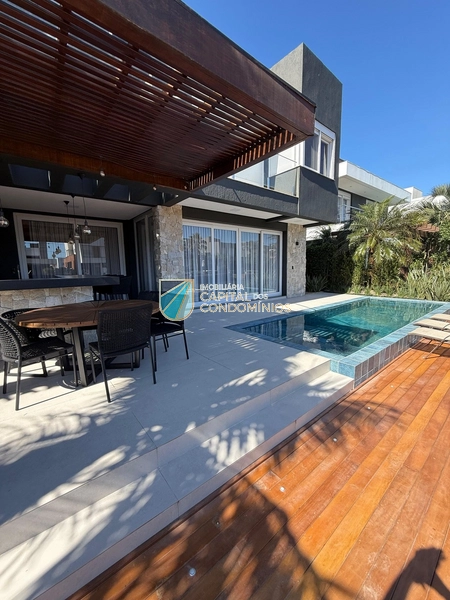 Sobrado beira lago no Condomínio Malibu em Xangri-lá: 39ª foto da galeria de imagens do imóvel