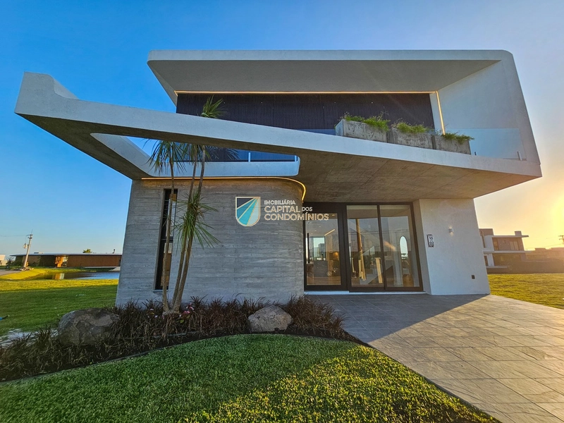 Sobrado beira lago no condomínio ZEN em Xangri-lá