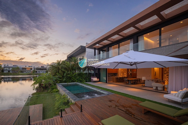 Sobrado beira lago no Condomínio Sense em Xangri-lá