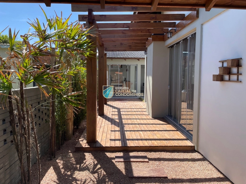 Casa com piscina: 8ª foto da galeria de imagens do imóvel