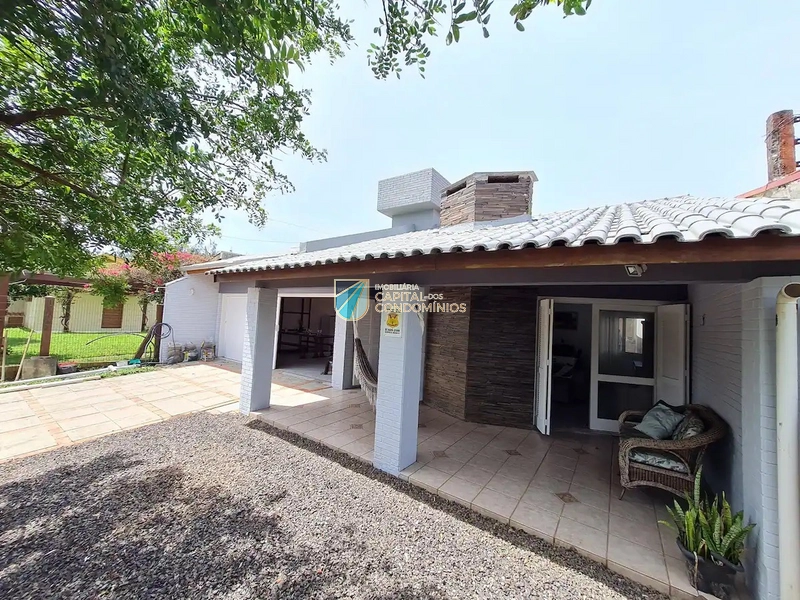 Casa no centro de Xangri-lá próximo ao mar: 2ª foto da galeria de imagens do imóvel