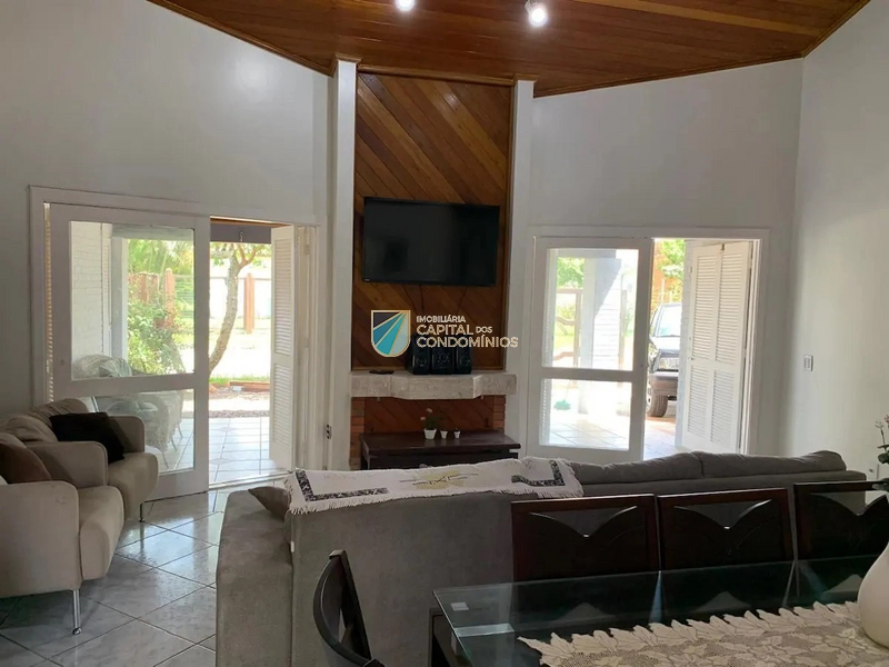 Casa no centro de Xangri-lá próximo ao mar: 8ª foto da galeria de imagens do imóvel