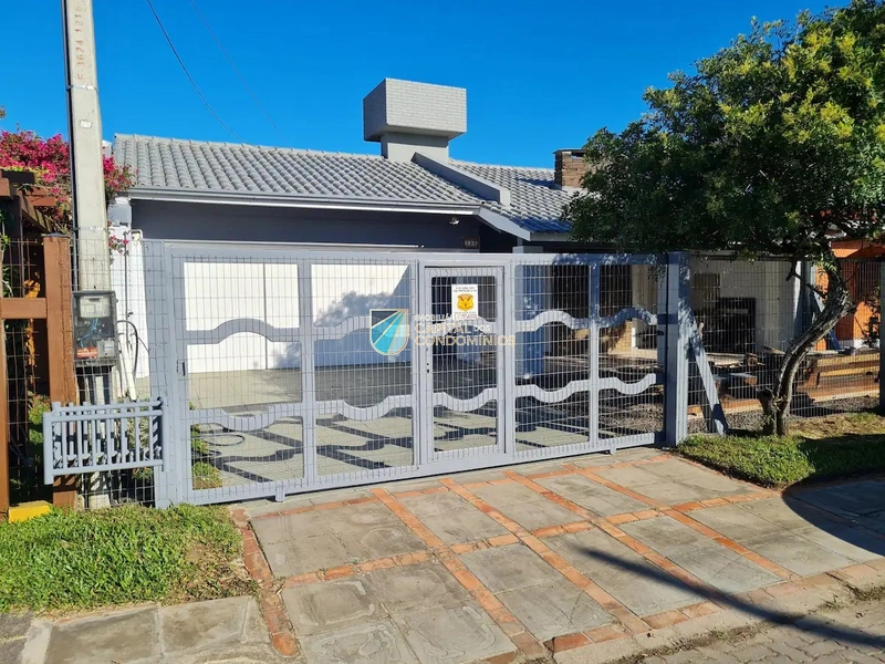 Casa no centro de Xangri-lá próximo ao mar: 1ª foto da galeria de imagens do imóvel