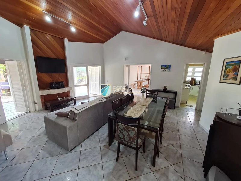 Casa no centro de Xangri-lá próximo ao mar: 7ª foto da galeria de imagens do imóvel