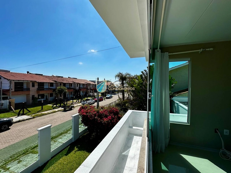 Sobrado junto ao mar no centro: 27ª foto da galeria de imagens do imóvel