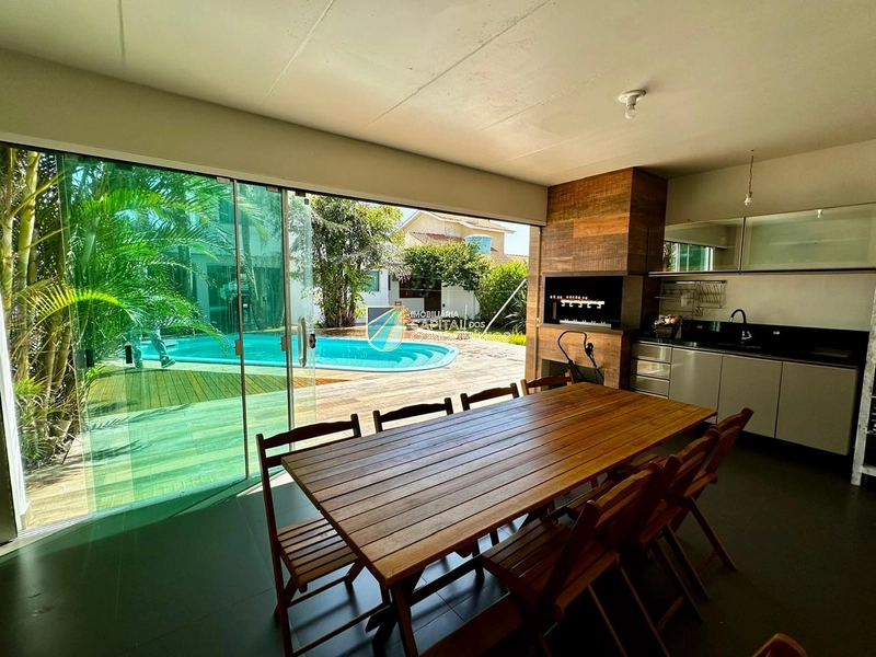 Sobrado junto ao mar no centro: 6ª foto da galeria de imagens do imóvel