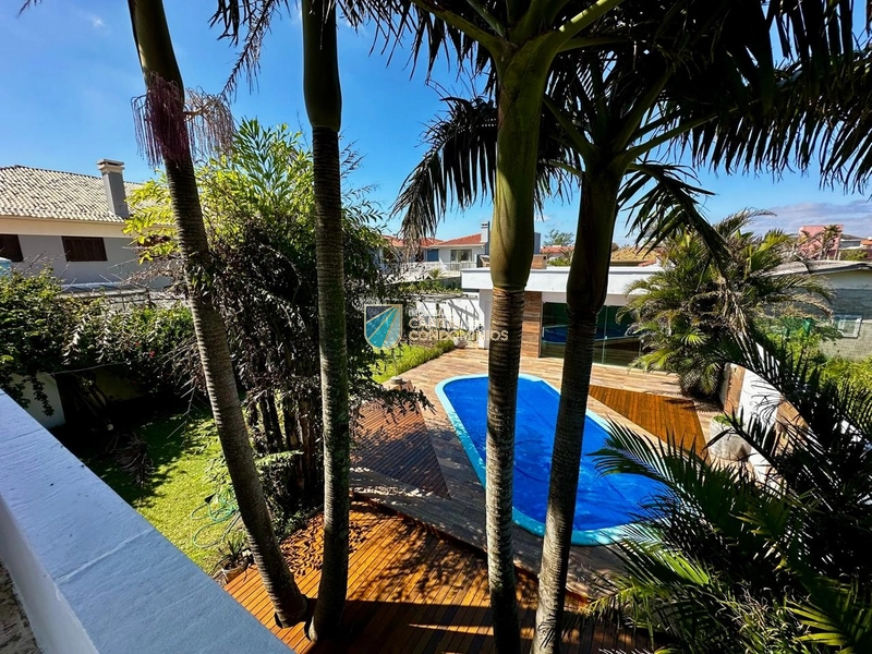 Sobrado junto ao mar no centro: 32ª foto da galeria de imagens do imóvel