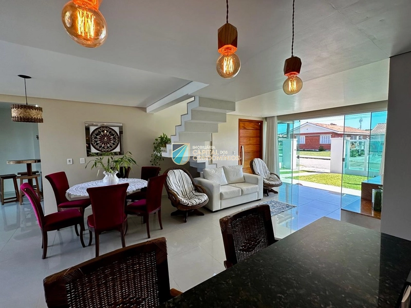 Sobrado junto ao mar no centro: 5ª foto da galeria de imagens do imóvel