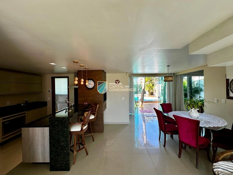 Sobrado junto ao mar no centro: 11ª foto da galeria de imagens do imóvel