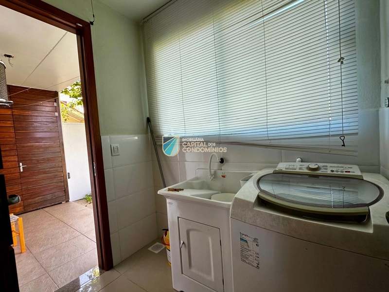 Sobrado junto ao mar no centro: 21ª foto da galeria de imagens do imóvel