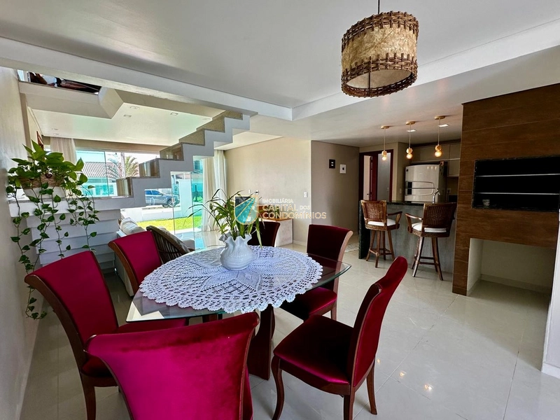 Sobrado junto ao mar no centro: 13ª foto da galeria de imagens do imóvel