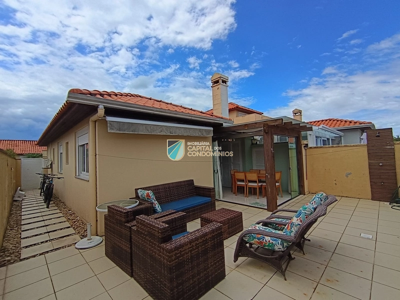 Casa Hermosa de esquina: 2ª foto da galeria de imagens do imóvel