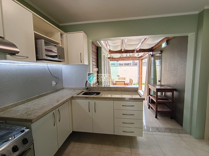 Casa Hermosa de esquina: 9ª foto da galeria de imagens do imóvel