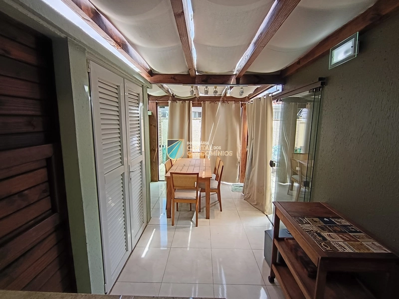 Casa Hermosa de esquina: 20ª foto da galeria de imagens do imóvel