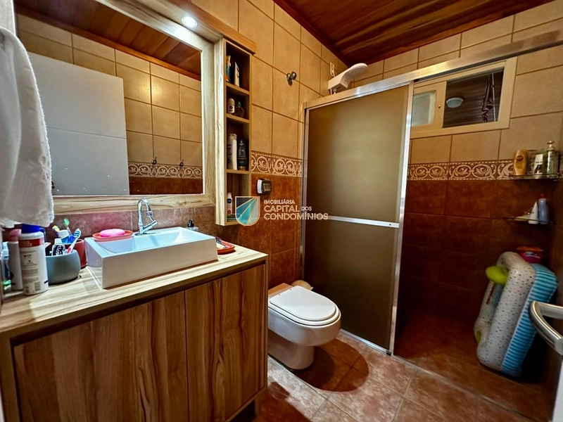 Casa no centro em 2 terrenos com piscina: 20ª foto da galeria de imagens do imóvel