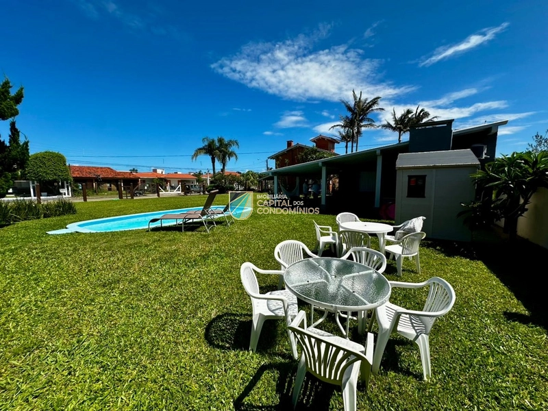 Casa no centro em 2 terrenos com piscina: 8ª foto da galeria de imagens do imóvel