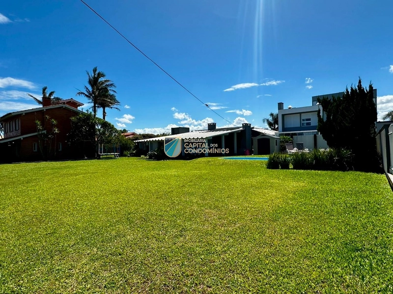 Casa no centro em 2 terrenos com piscina: 6ª foto da galeria de imagens do imóvel