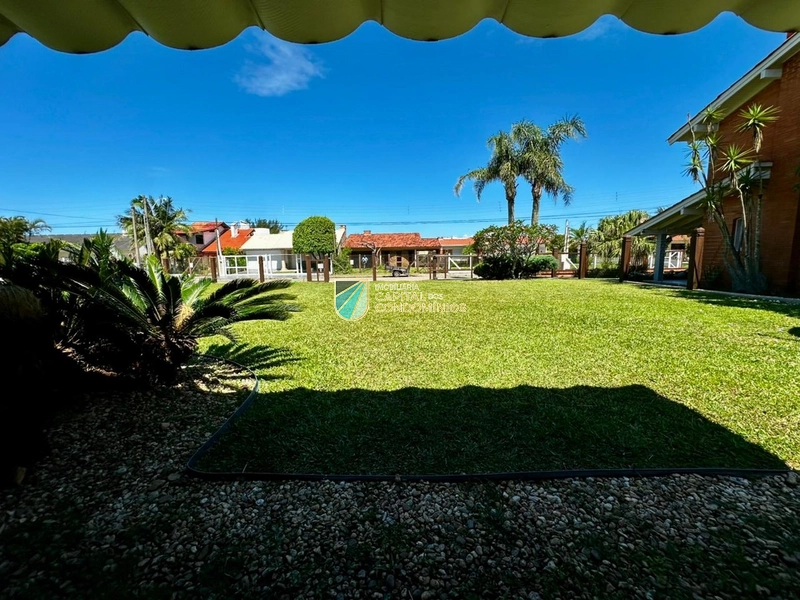 Casa no centro em 2 terrenos com piscina: 16ª foto da galeria de imagens do imóvel