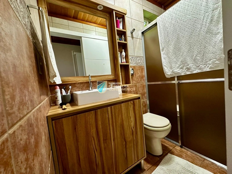 Casa no centro em 2 terrenos com piscina: 22ª foto da galeria de imagens do imóvel