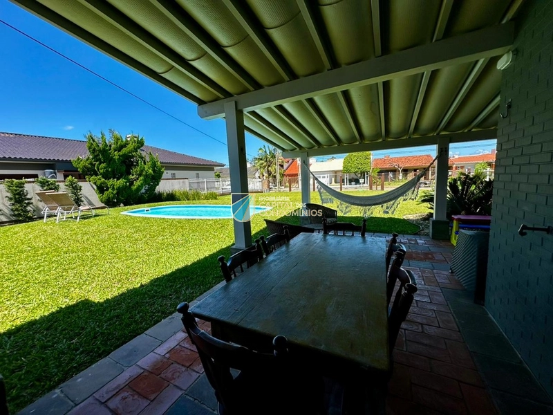 Casa no centro em 2 terrenos com piscina: 14ª foto da galeria de imagens do imóvel