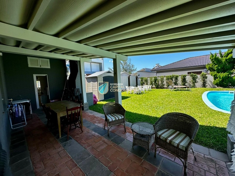 Casa no centro em 2 terrenos com piscina: 13ª foto da galeria de imagens do imóvel