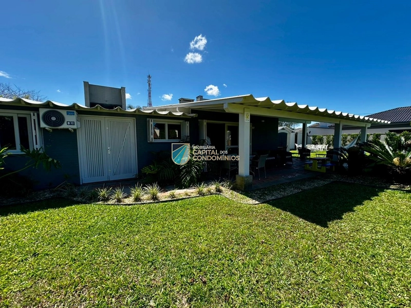 Casa no centro em 2 terrenos com piscina: 10ª foto da galeria de imagens do imóvel