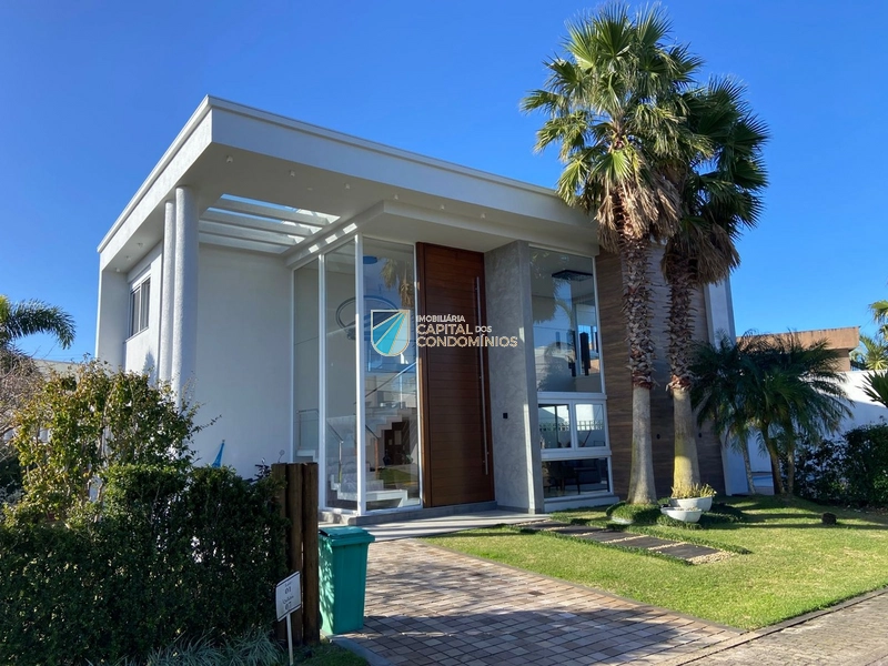 Sobrado de esquina no Las Palmas