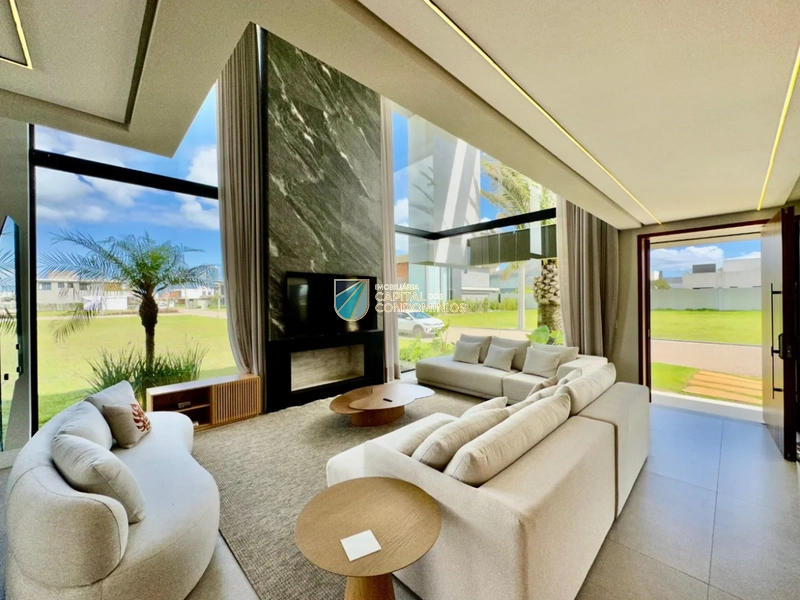 Sobrado mobiliado beira lago no Amare em Xangri-lá: 3ª foto da galeria de imagens do imóvel