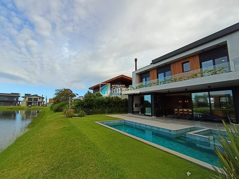 Sobrado beira lago no condomínio Costa Serena em Capão Novo: 55ª foto da galeria de imagens do imóvel