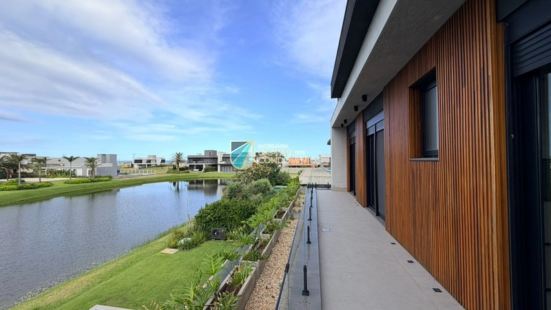 Sobrado beira lago no condomínio Costa Serena em Capão Novo: 37ª foto da galeria de imagens do imóvel