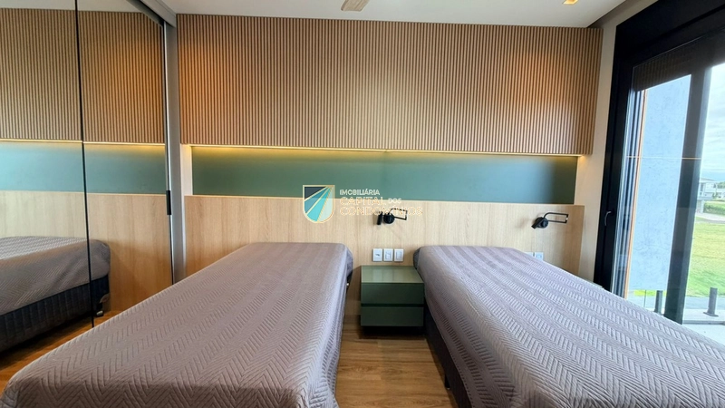 Sobrado beira lago no condomínio Costa Serena em Capão Novo: 33ª foto da galeria de imagens do imóvel