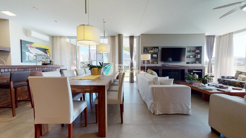 Sobrado de esquina em condomínio beira mar: 6ª foto da galeria de imagens do imóvel