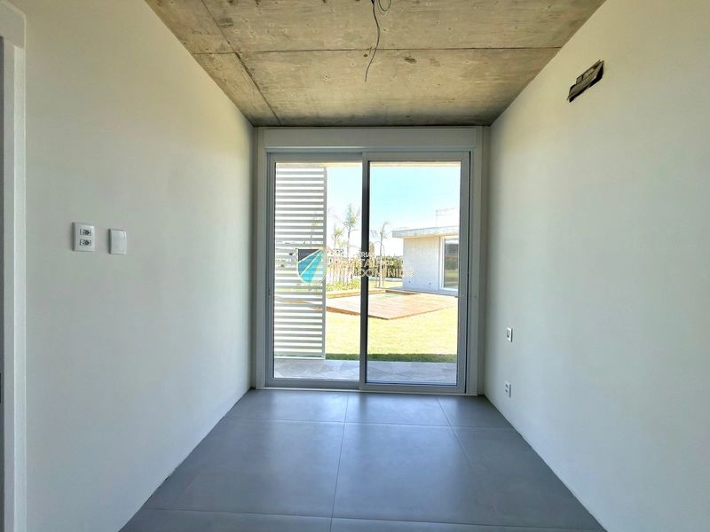 Linda casa beira lago no Condomínio Riviera: 37ª foto da galeria de imagens do imóvel