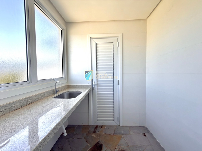 Linda casa beira lago no Condomínio Riviera: 36ª foto da galeria de imagens do imóvel