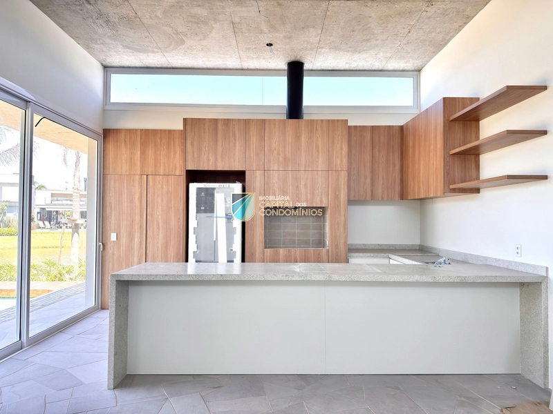 Linda casa beira lago no Condomínio Riviera: 14ª foto da galeria de imagens do imóvel