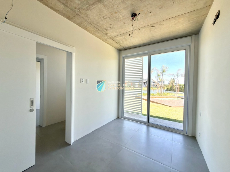 Linda casa beira lago no Condomínio Riviera: 44ª foto da galeria de imagens do imóvel