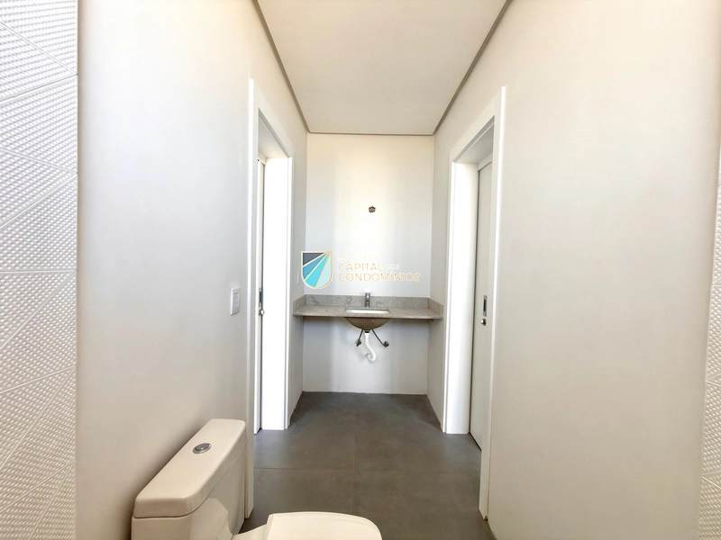 Linda casa beira lago no Condomínio Riviera: 28ª foto da galeria de imagens do imóvel