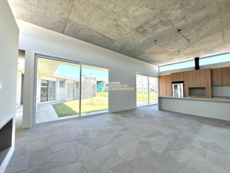 Linda casa beira lago no Condomínio Riviera: 11ª foto da galeria de imagens do imóvel