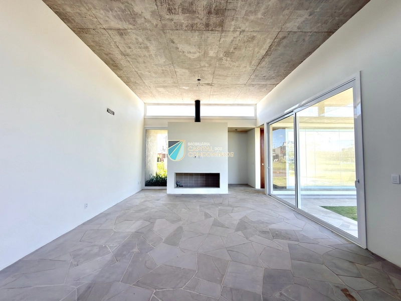 Linda casa beira lago no Condomínio Riviera: 9ª foto da galeria de imagens do imóvel