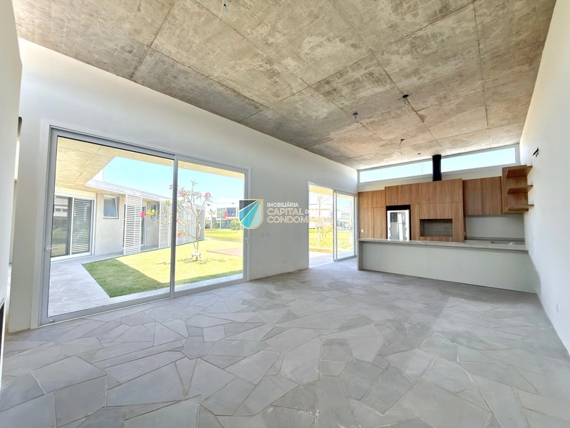 Linda casa beira lago no Condomínio Riviera: 12ª foto da galeria de imagens do imóvel