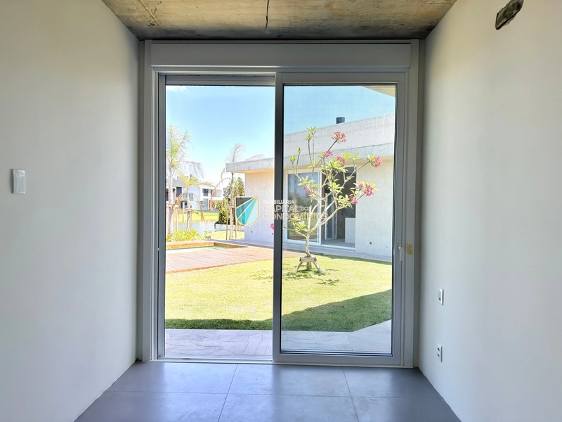 Linda casa beira lago no Condomínio Riviera: 23ª foto da galeria de imagens do imóvel