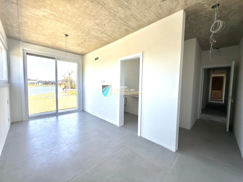 Linda casa beira lago no Condomínio Riviera: 40ª foto da galeria de imagens do imóvel