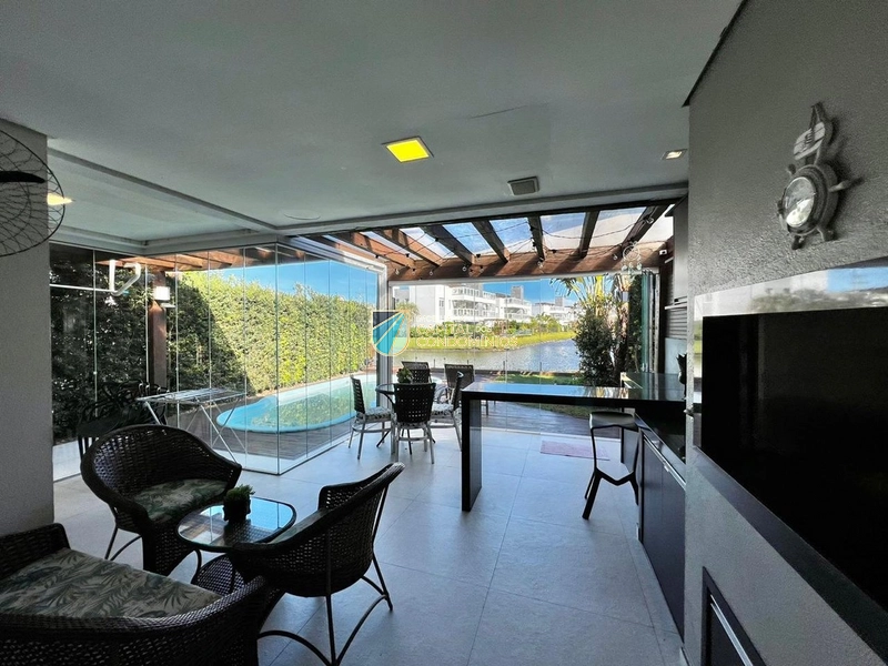 Sobrado no Rossi Atlântida